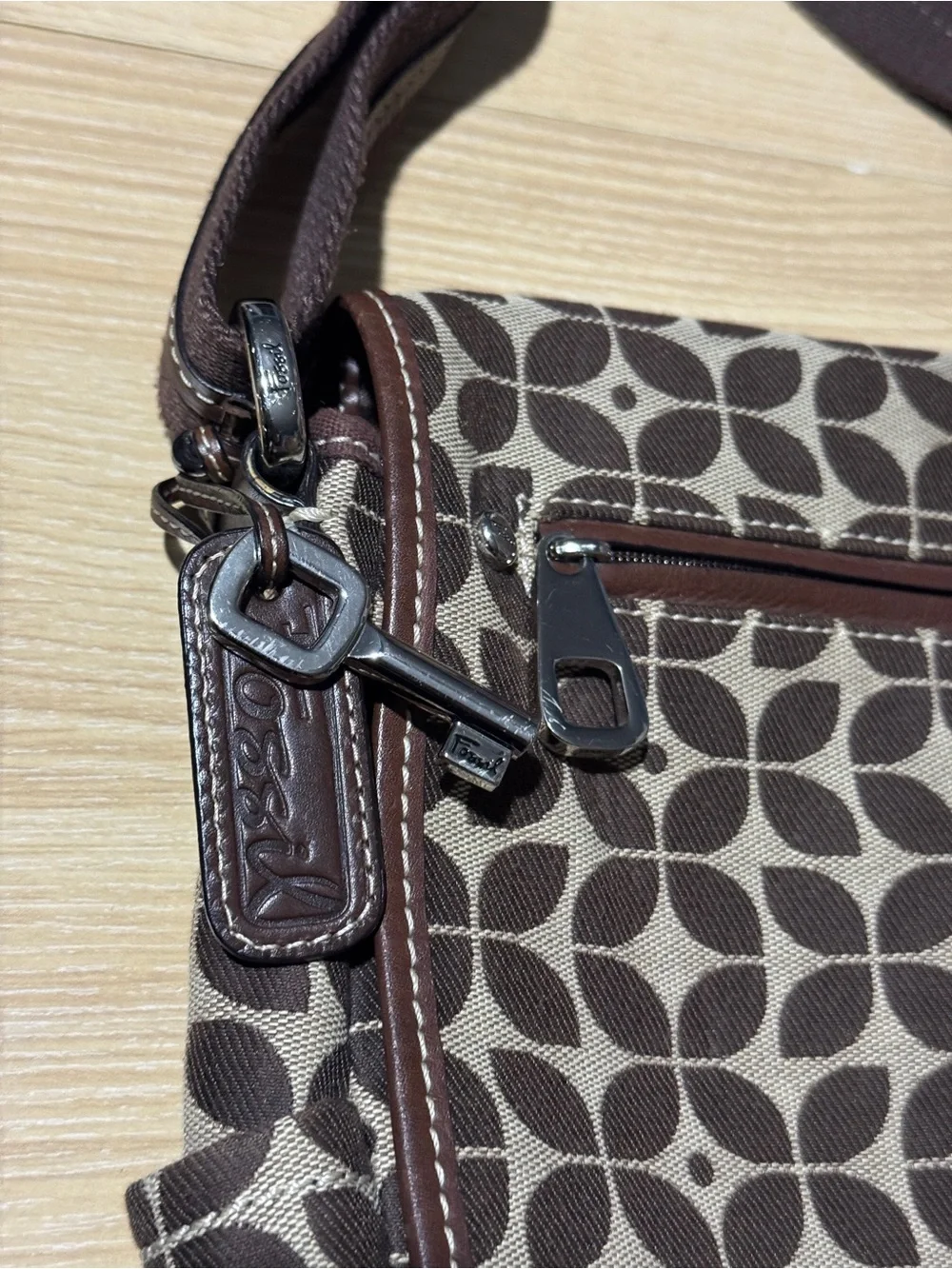 Fossil Brown & Cream Patterned Messenger Bag crossbody computer bag